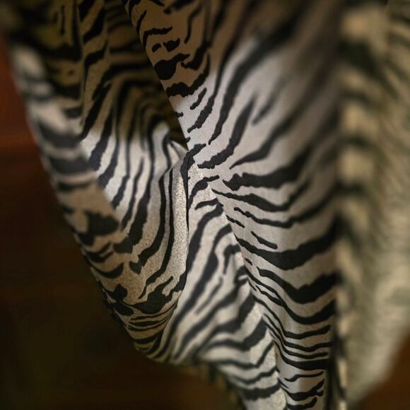 ISABELLA RODRIGUES ANIMAL PRINT TOP - Picture 5 of 5